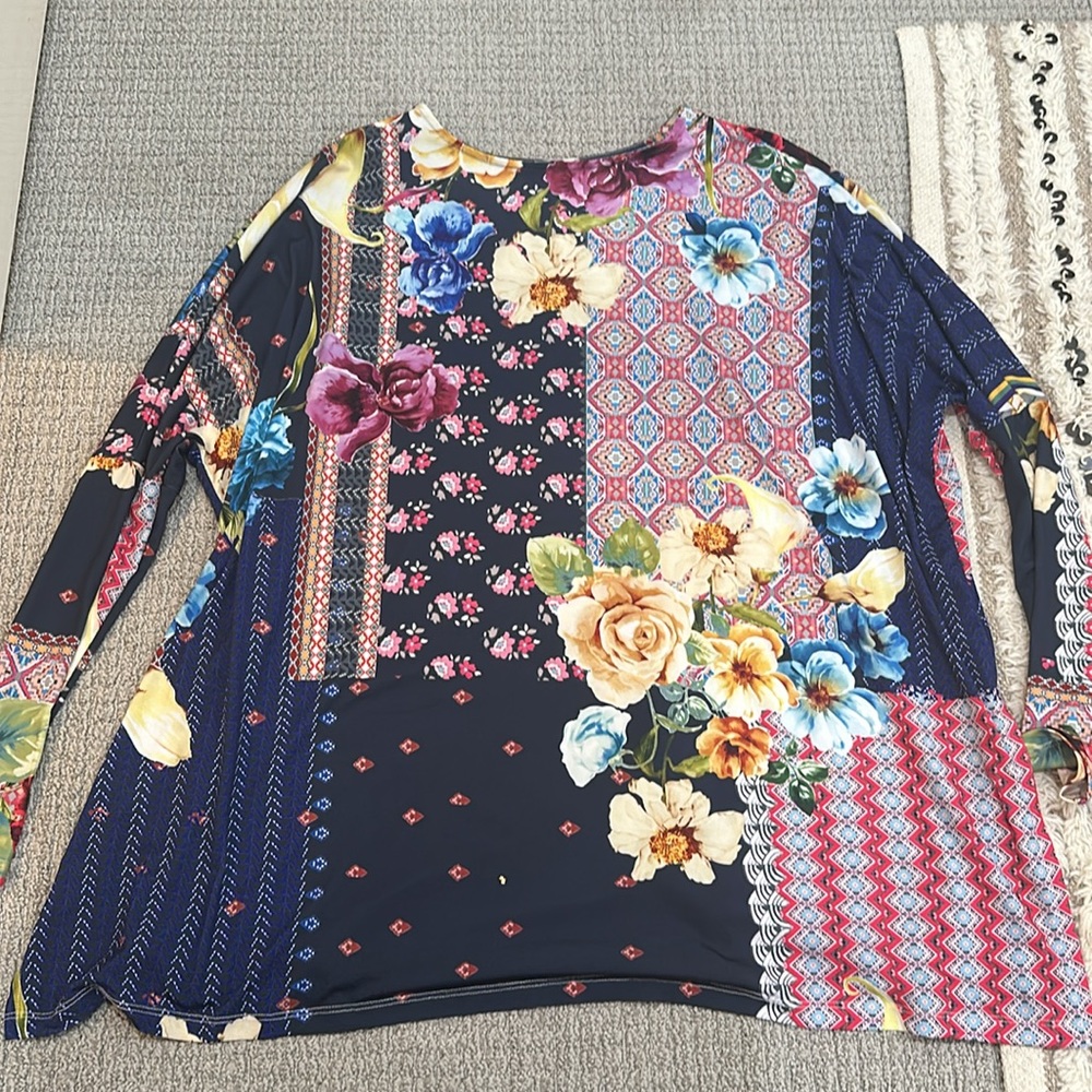 Johnny Was S Oversized Printed Patchwork Floral T… - image 3
